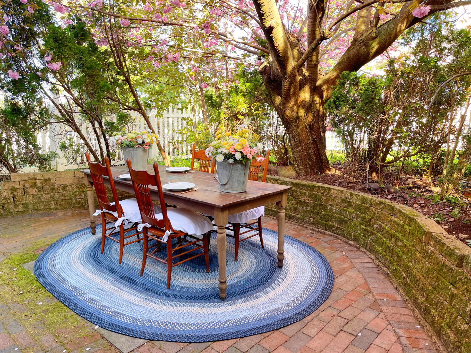 Spring Outdoor Dining Elevated: Homespice's Essential Outdoor Rugs