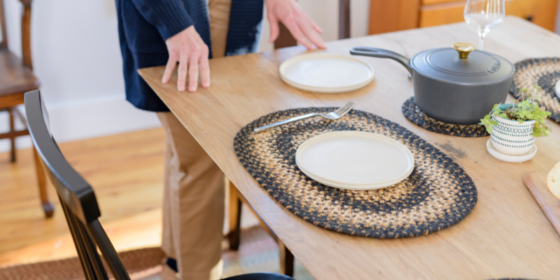 Using Table Runners and Placemats Together: A Guide