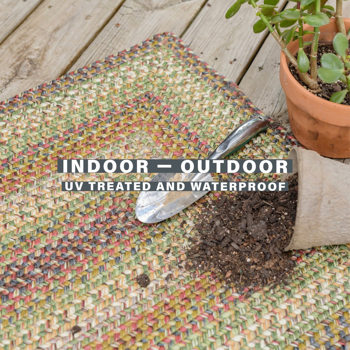 Washable Beige-Red-Green Oval UD Braided Rug for Indoor and Outdoor